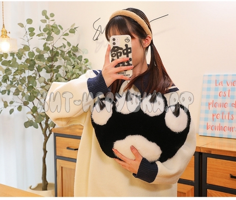 Игрушка подушка меховая ЛАПКА ЧЕРНО-БЕЛАЯ 35*28 см lap_black35